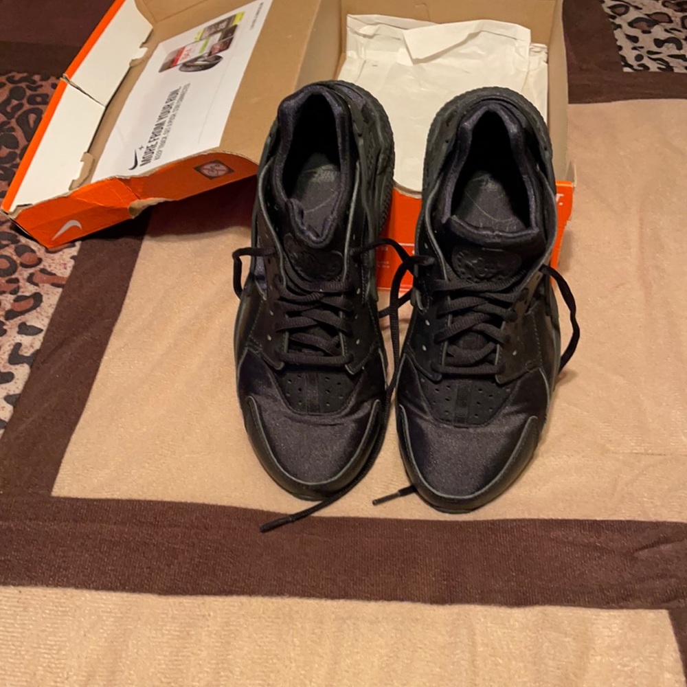 Shoe